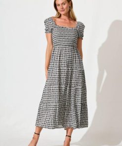 Pineandpost.shop825cb54cc8 1