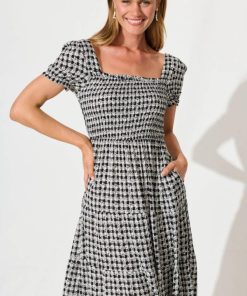 Pineandpost.shop825cb54cc8 2