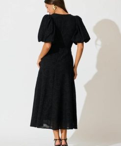 Pineandpost.shop9a5f3575d0 4