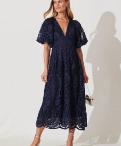 Pineandpost.shopf64fb6b968 5